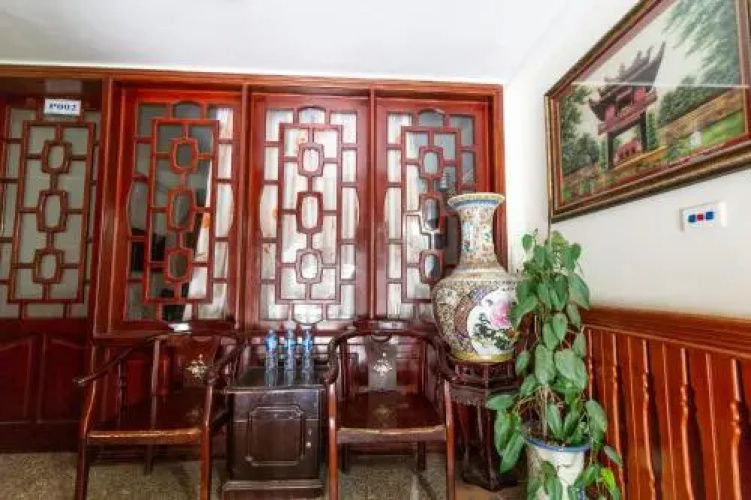 Khách sạn Thái Hưng