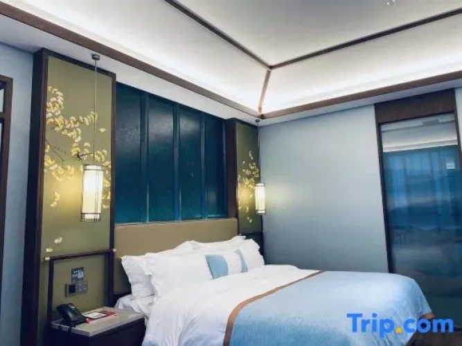 Deluxe Family Suite
