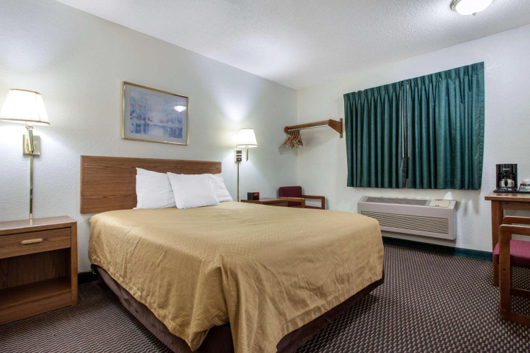 Chamberlain Days Inn Oacoma