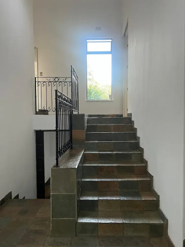 Bryanston Luxurious 4-Bed Villa