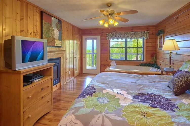 A Sunset to Remember 1 Bedroom Mountain View Home