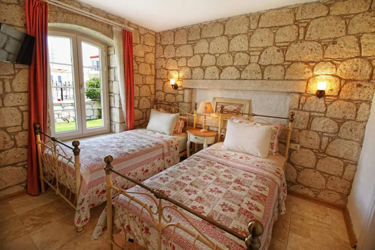 Kupina Otel