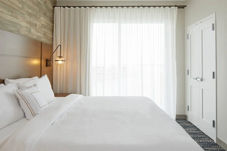 1 Bedroom Suite
