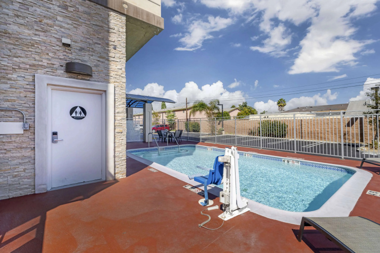 Best Western Plus Gardena Inn & Suites photo 19