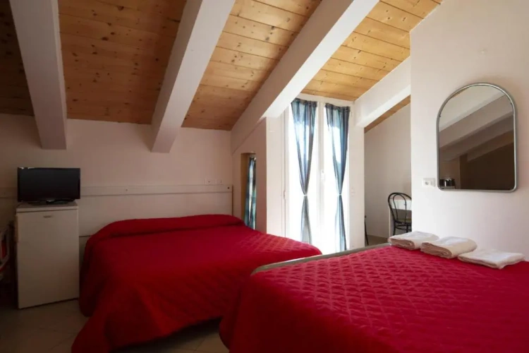 Standard Quadruple room with balcony