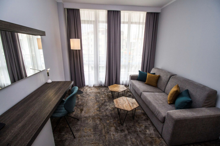 Best Western Plus Premium Inn