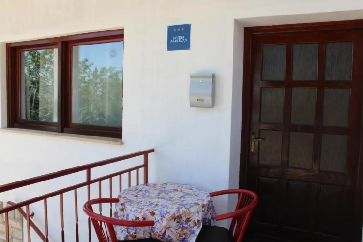 Apartment MIS Floura