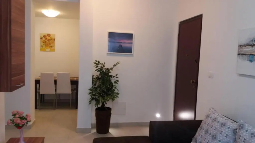 Apartment Bride's Rock