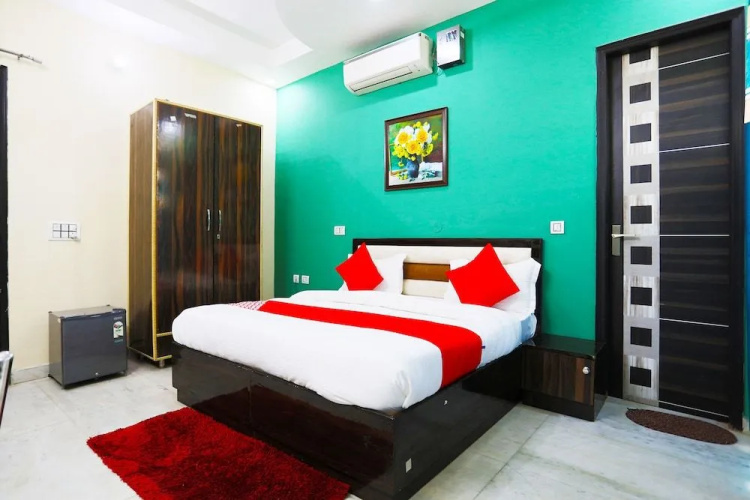OYO 9382 Hotel Homestay