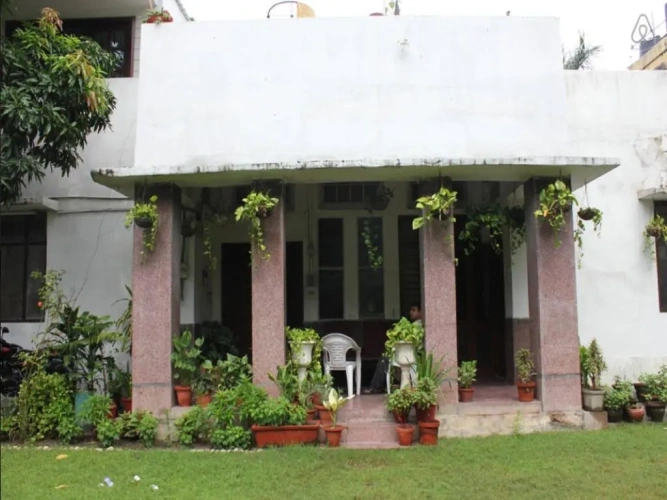 Studio with balcony and with garden view
