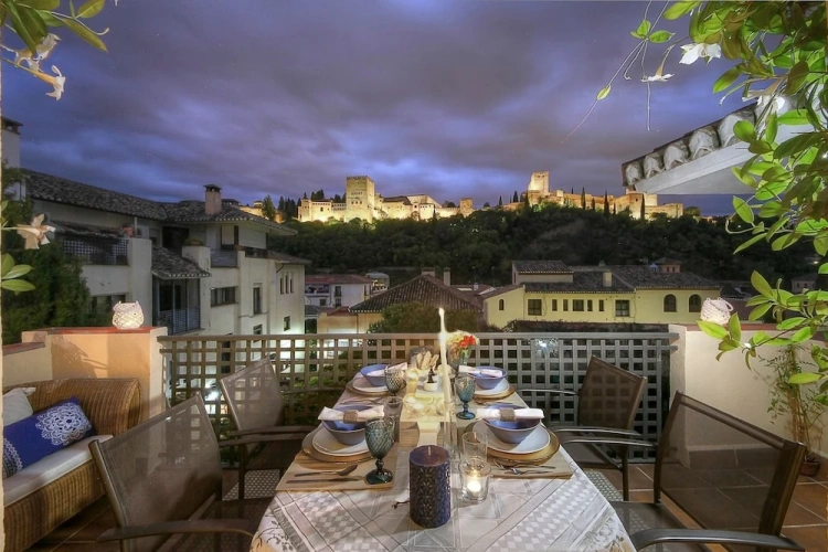 3 Bedrooms Apartment with balcony and with city view