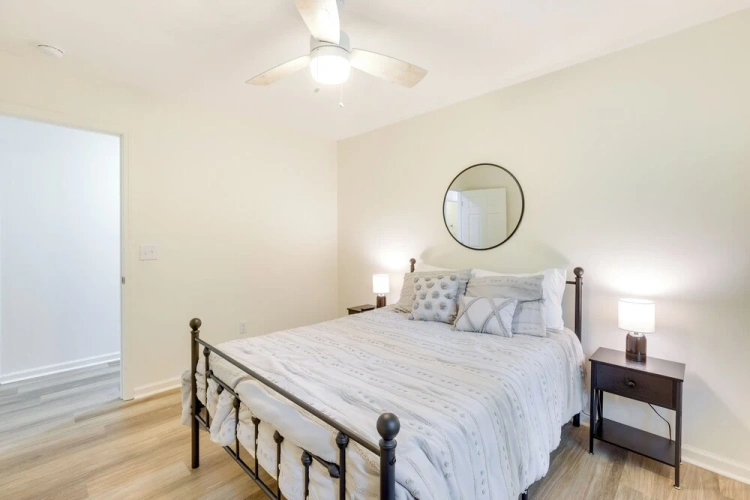 4 Bedrooms Cottage