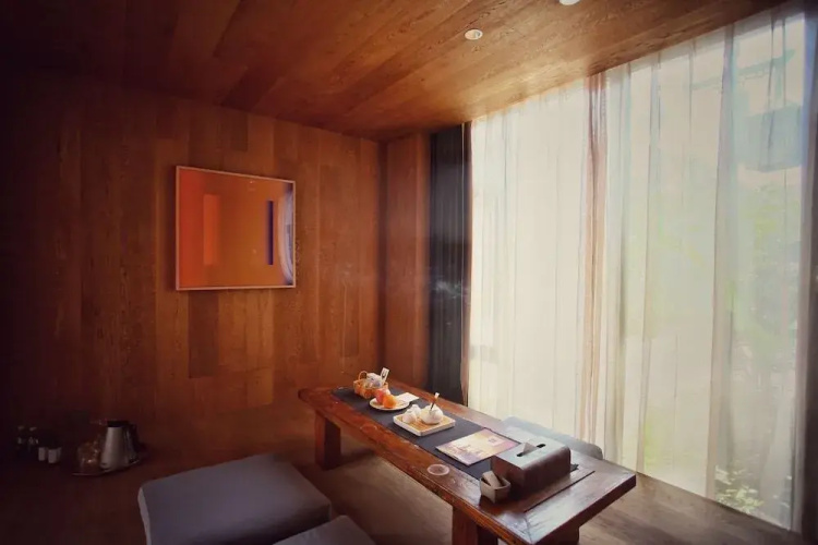 ZuoYouKe Theme Hotel