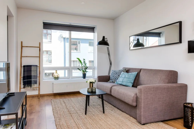 Thomsen Apartments