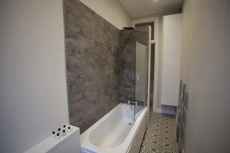 Stunning 2 Bedroom Apartment