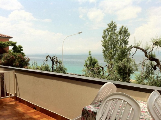 Standard Double room with lake view