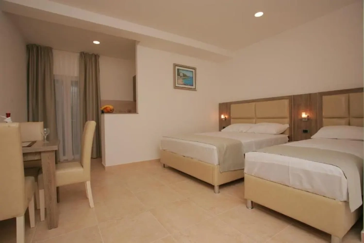 Studio with balcony and with sea view