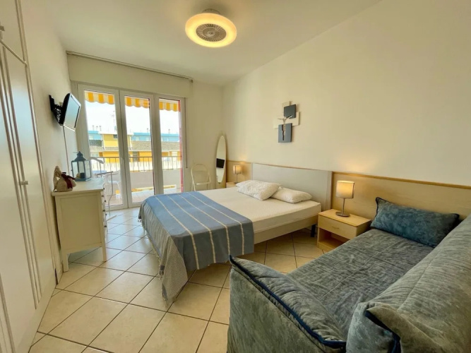 Bright Apartment With Shared Pool