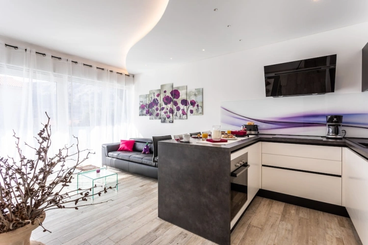 1 Bedroom Superior Apartment with balcony and with pool view