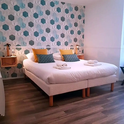 Standard Triple room with view
