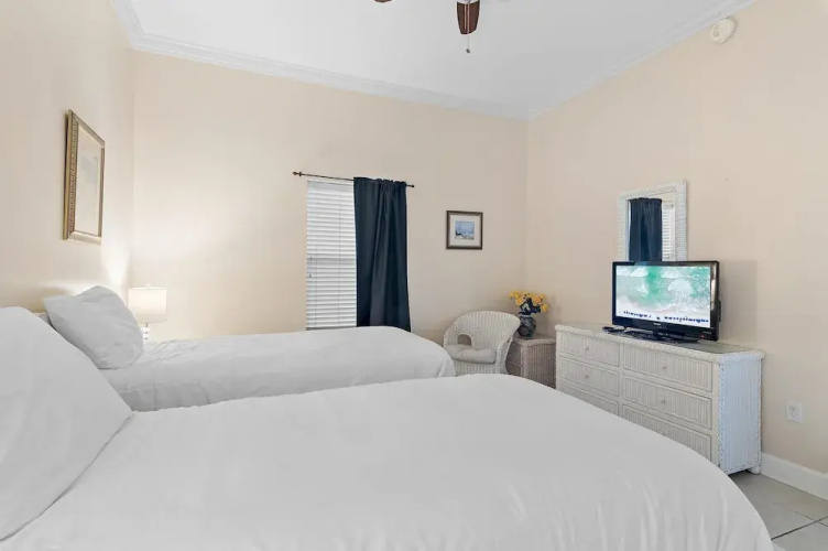 Pavilion Palms 205b