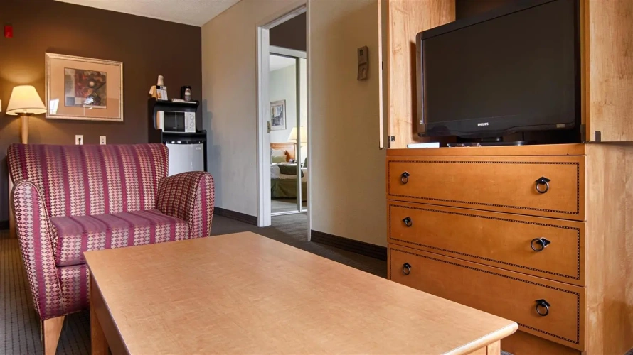 Standard Quadruple Suite
