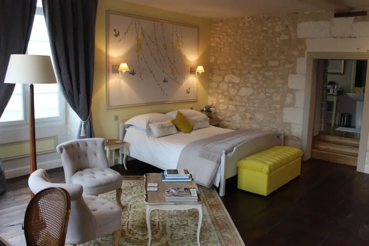 Standard Double room with city view