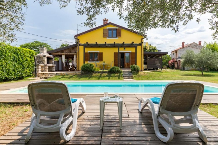 3 Bedrooms Villa