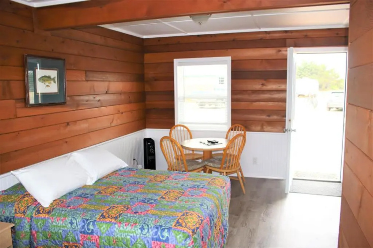 The Lowtide Motel
