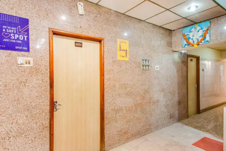 SPOT ON 65711 Hotel New Aiswarya