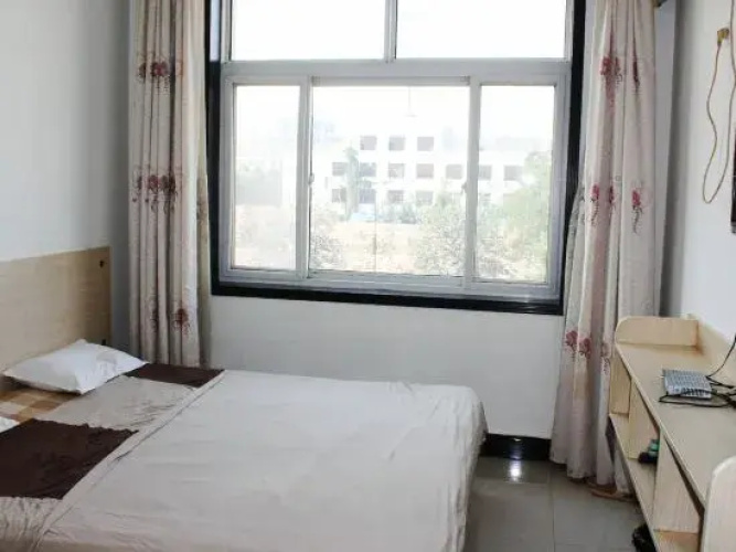 Bazhou Ruisheng Hotel