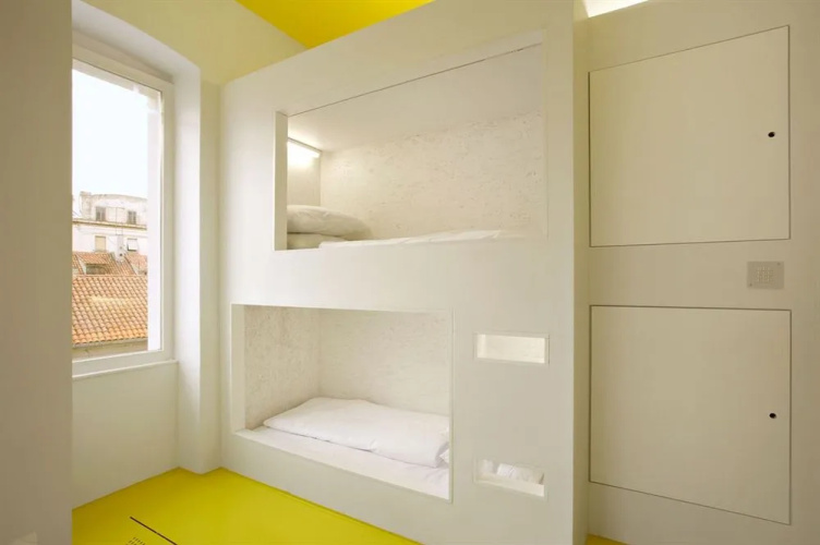 Design Hostel Goli & Bosi