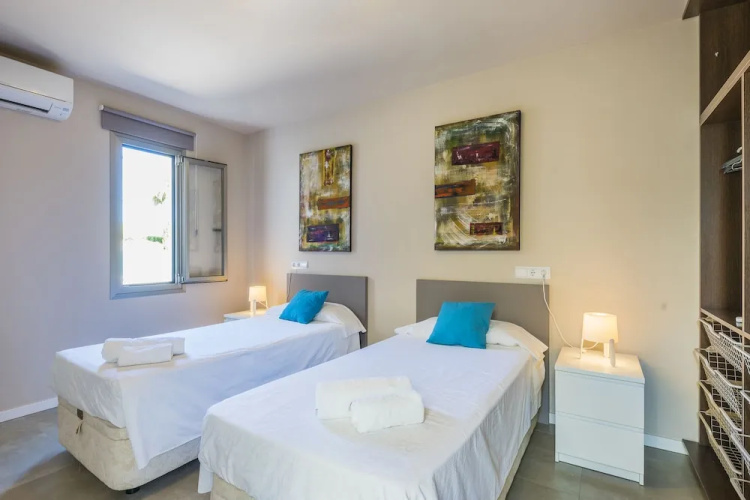 Villa Santa Catalina - Family Only