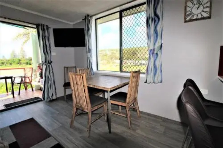 Beachfront 3, 25 Willow Street
