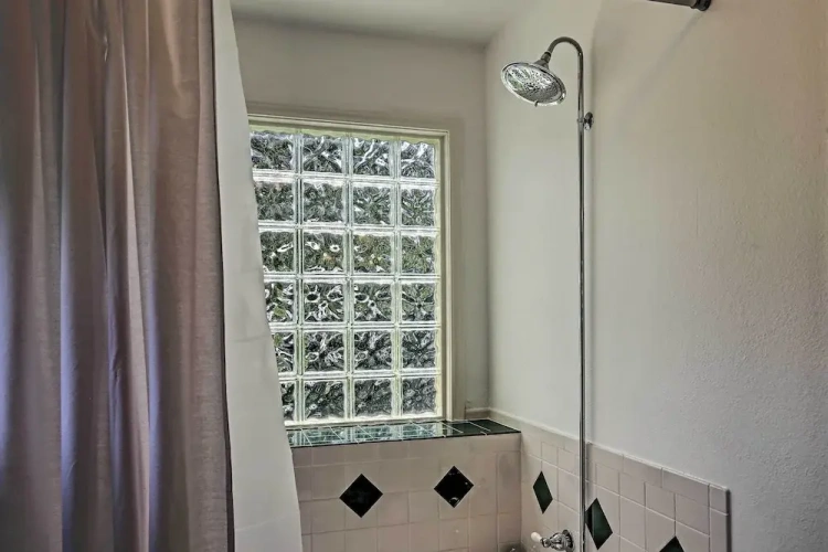 2 Bedrooms Cottage