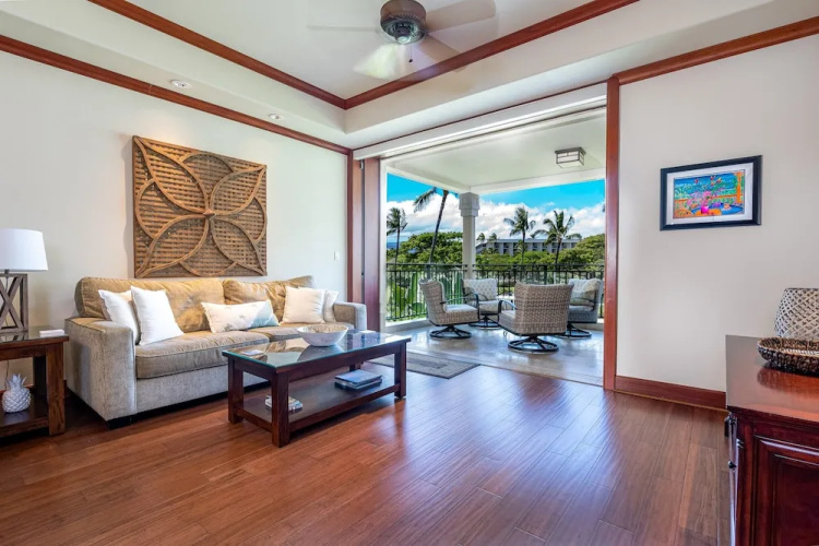 Kolea Circle #16e 2 Bedroom Condo by RedAwning