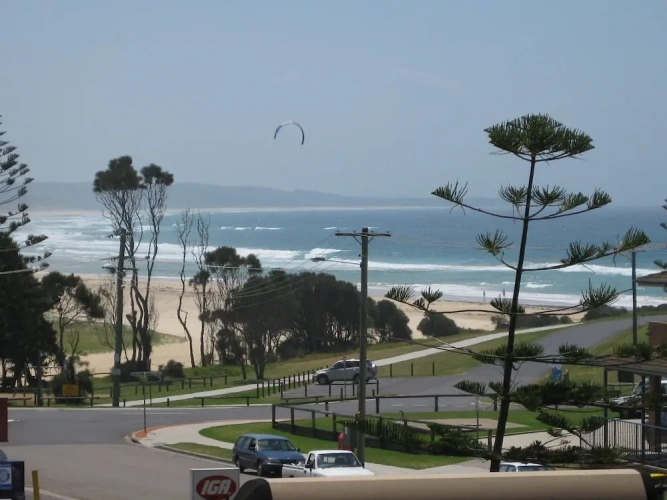 2 Bedrooms Family Apartment with sea view