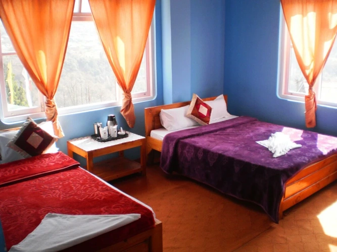 Standard Triple room