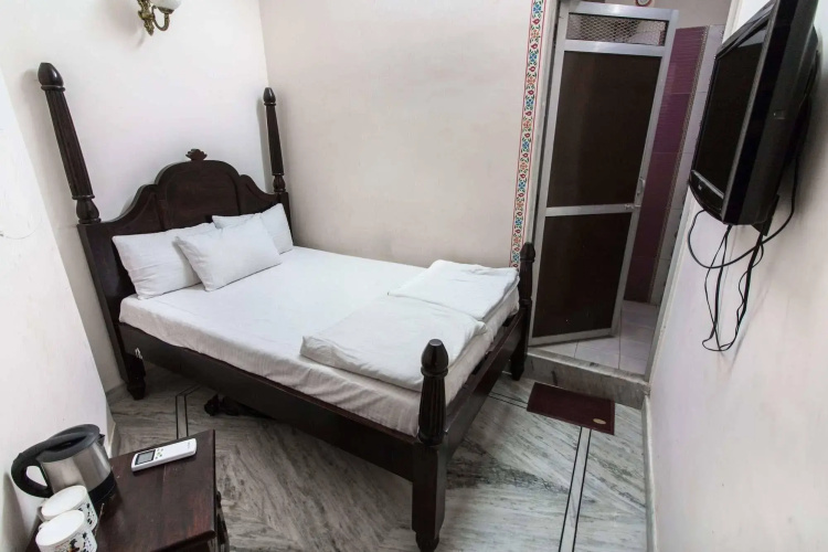 Whereabout Hostel