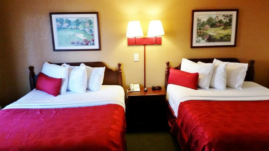 Country Hearth Inn & Suites - Augusta