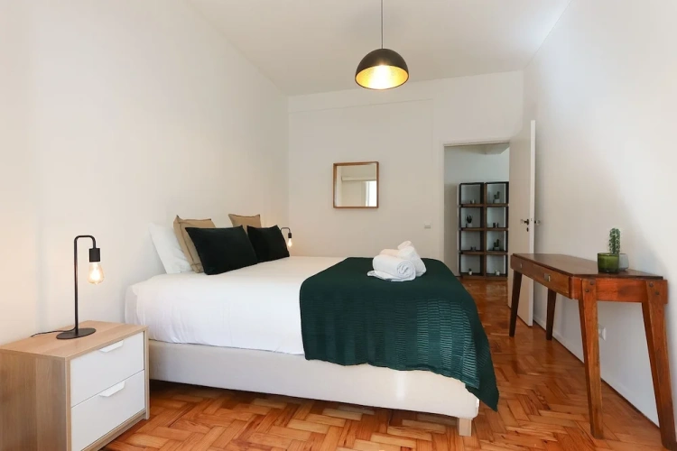 2 Bedrooms Apartment