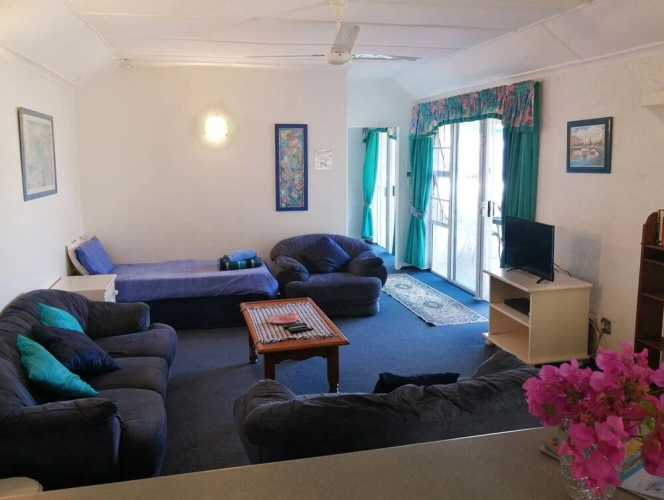 2 Bedrooms Apartment