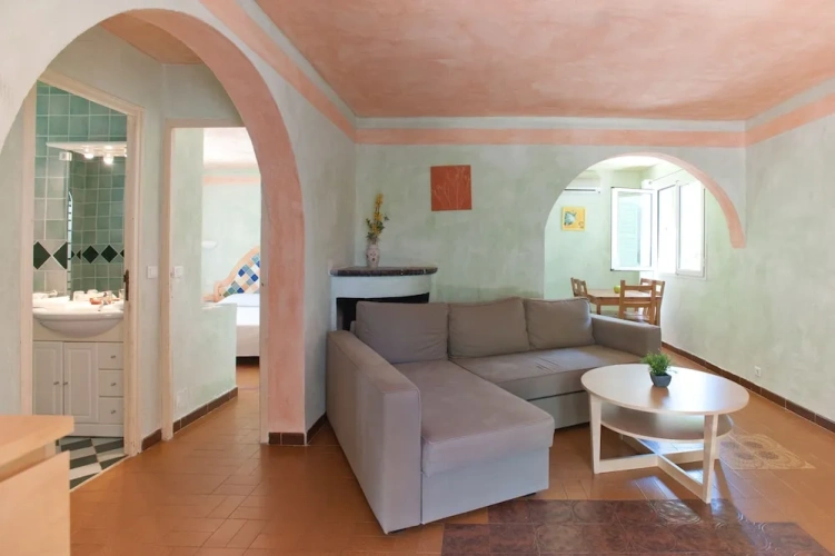 2 Bedrooms Suite with balcony
