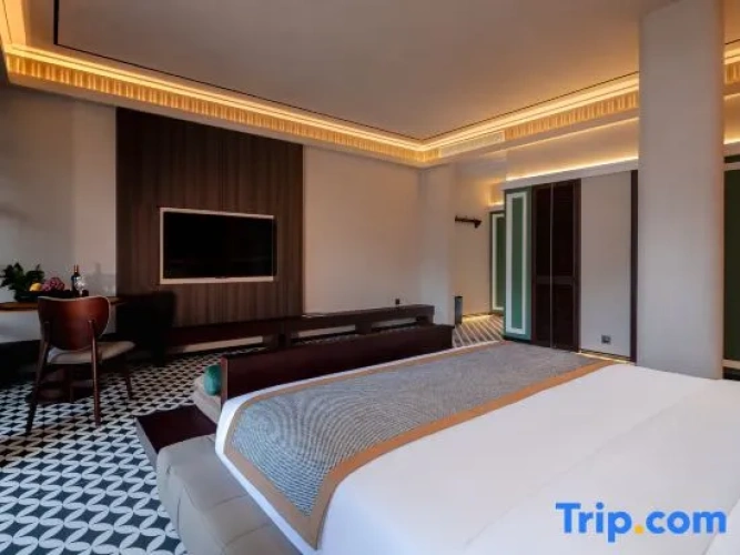 Deluxe Suite
