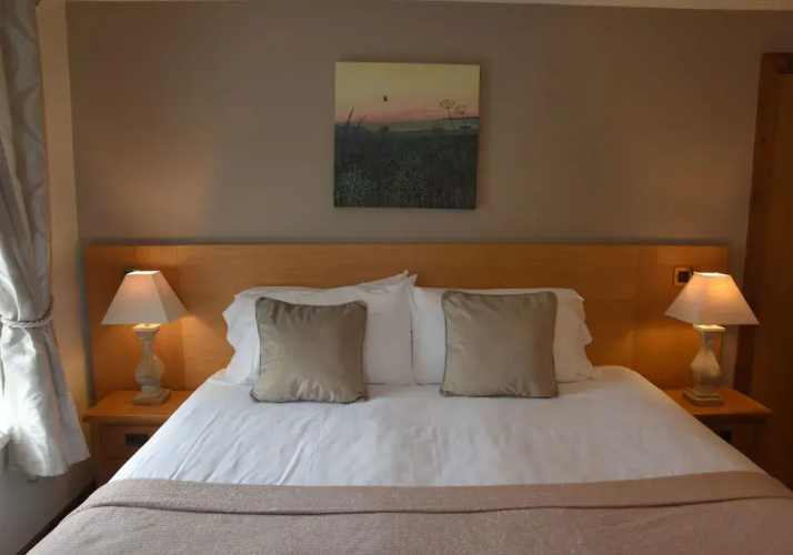 Crossways Inn
