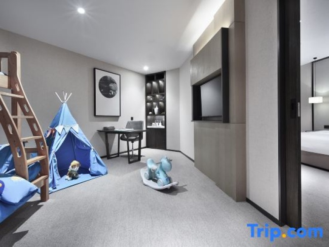 Deluxe Family Suite