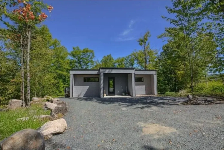 2 Bedrooms Chalet