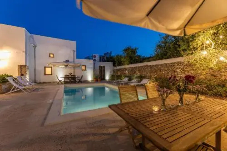 Luxury Courtyard Bilo