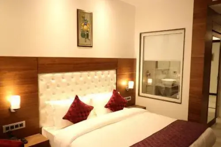 Hotel Highway Inn
