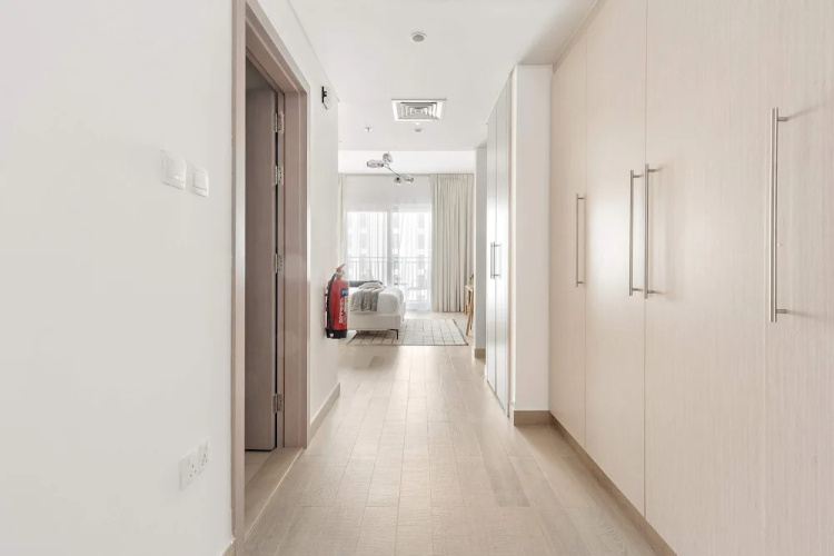 Silkhaus Canalside Studio in Water s Edge Tower